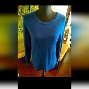 Gap women's royal blue sweater